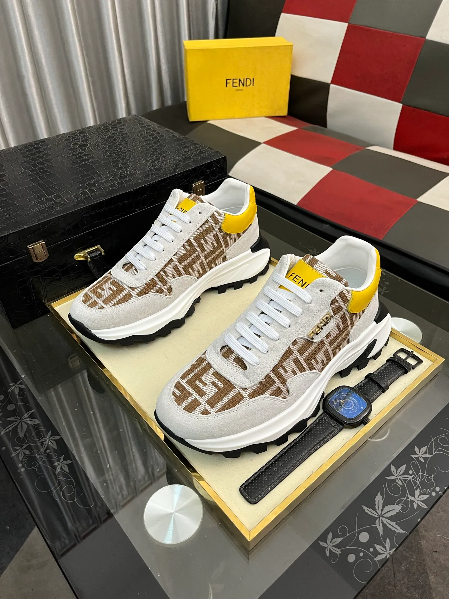 Men's Men's Shoes💰458⌚️⌚️[FENDI] Fendi's classic and comfortable men's, this complex sneaker is made of soft calfskin➕genuine leather lining➕original ultra-light rubber material with rough outsole. This unique light style is suitable for the casual and refined sensibility of this season. It is comfortable and natural on the feet. It is an everyday style for casual travel in autumn and winter! 38−443️⃣colors available
